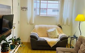 Apartamento ideal para casal acomoda ate 5 pessoas - Centro com Wifi